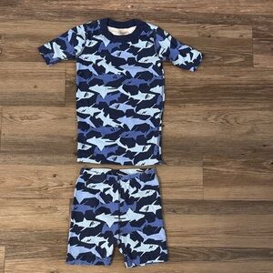 Hanna Andersson Shark Print Pajama short Set - size 8